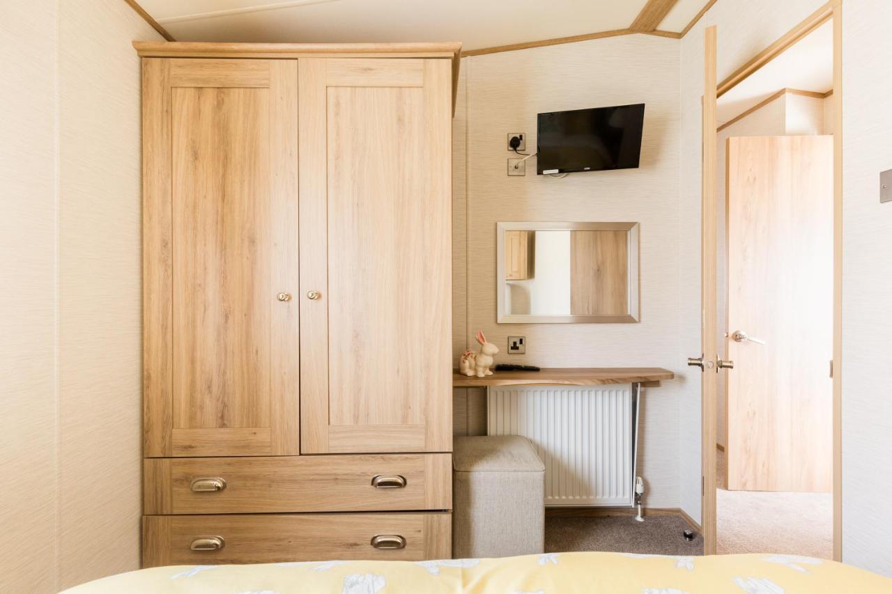 Cottontail Lodge - Hot tub - Pet Friendly South Cerney Zewnętrze zdjęcie
