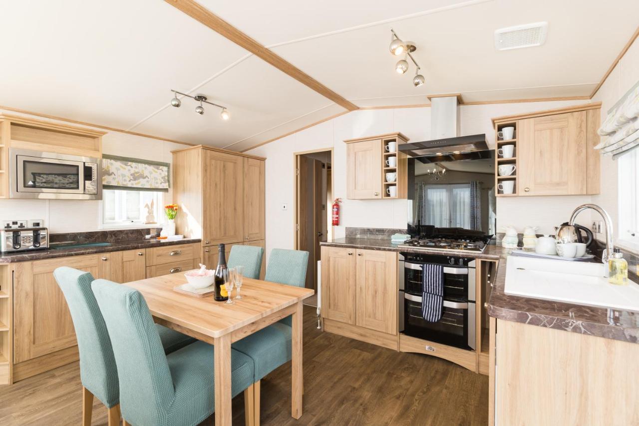Cottontail Lodge - Hot tub - Pet Friendly South Cerney Zewnętrze zdjęcie