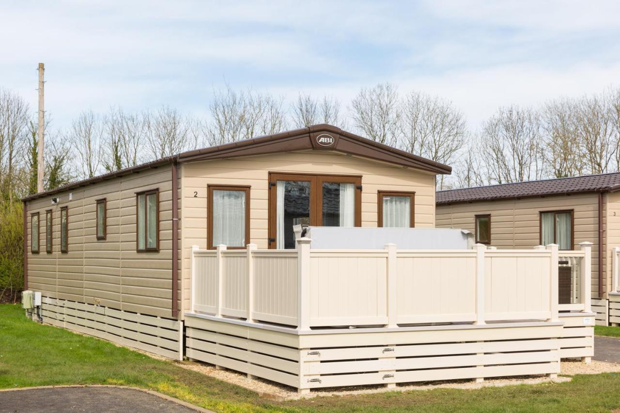 Cottontail Lodge - Hot tub - Pet Friendly South Cerney Zewnętrze zdjęcie