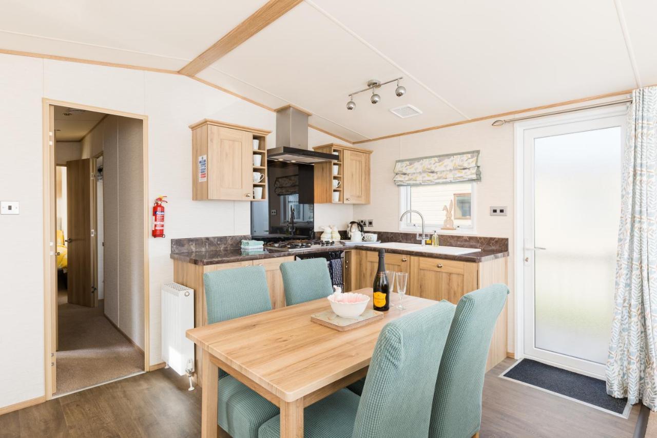Cottontail Lodge - Hot tub - Pet Friendly South Cerney Zewnętrze zdjęcie
