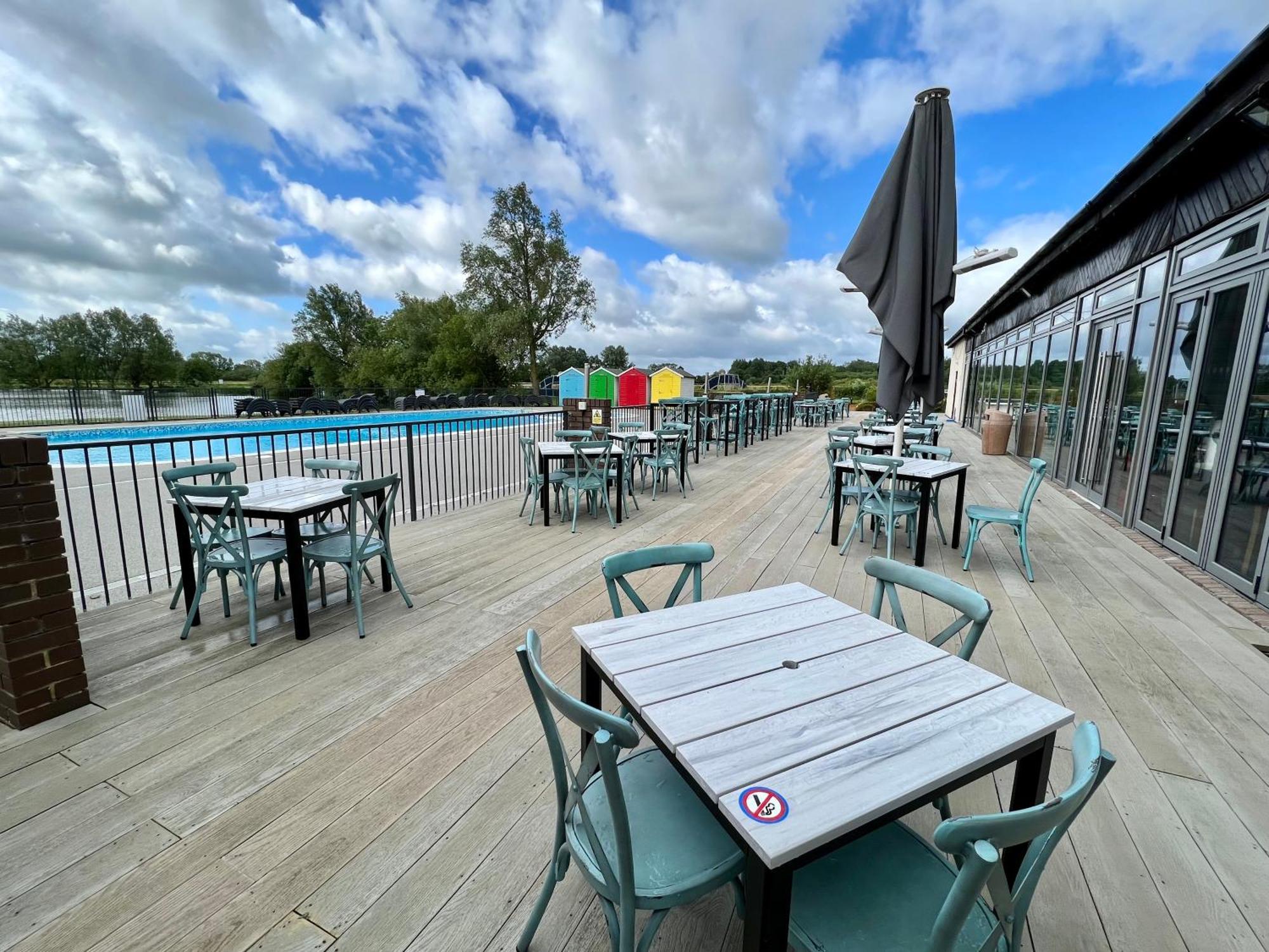 Cottontail Lodge - Hot tub - Pet Friendly South Cerney Zewnętrze zdjęcie